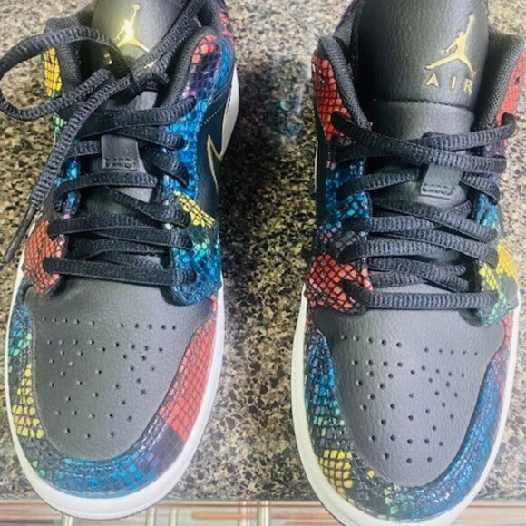 Nike/brand new without box Shoes - low top jordans